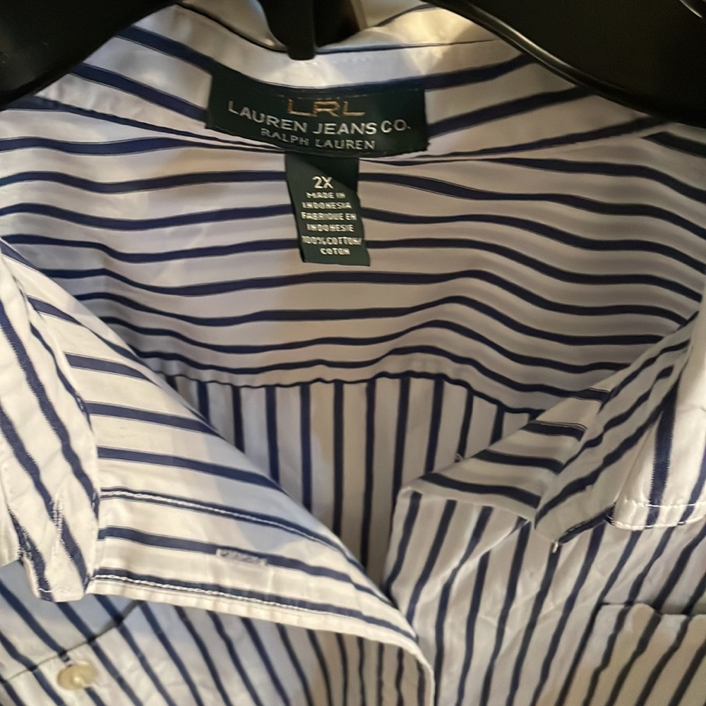 Nice button up size 2x - Picture 2 of 3
